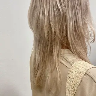 ロング カラー 透け感カラー/ momo🦕のヘアスタイル