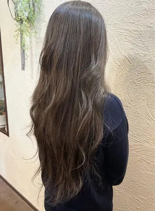 ロング カラー 箱守 さやかのヘアスタイル