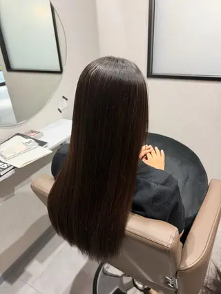 ロング 黒木日那/髪質改善/ グレージュ/レイヤーのヘアスタイル