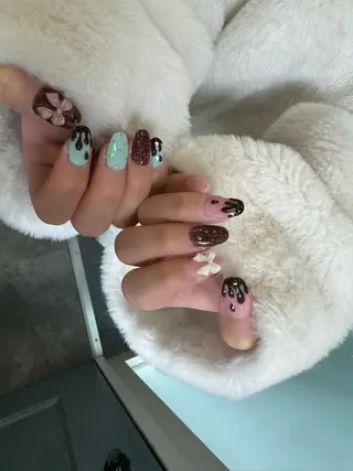ネイル LAVISH 大和店 emi･:*+のネイルデザイン