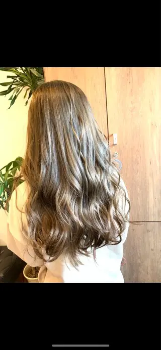 ロング カラー THE PARK キシオカのヘアスタイル