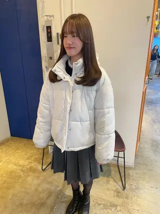 ロング カラー MIOベージュカラー 柔らかいカラーのヘアスタイル