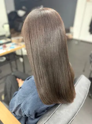 セミロング カラー 谷口 優希のヘアスタイル