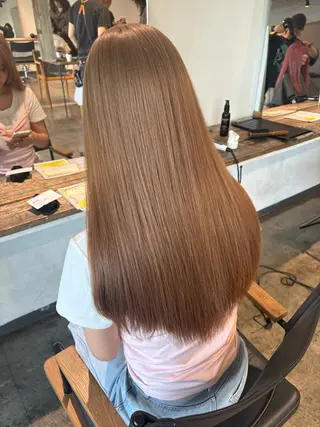 ロング カラー ナチュラルカラー/ ハイトーン AMIのヘアスタイル