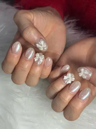 ネイル LAVISH 大和店 emi・:*+のネイルデザイン