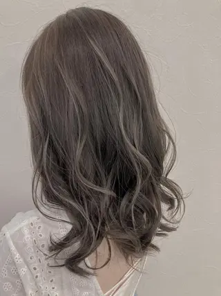 カラー Misirlou Hairのヘアスタイル