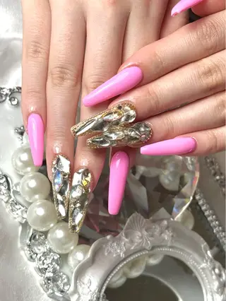 ネイル ルシイ🎀新宿長さ 出しパーツ専門店のネイルデザイン