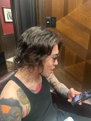セミロング パーマ 雫石 憲資のヘアスタイル