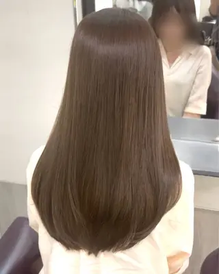 ロング カラー 透明感/オリーブ ハイトーン×レイヤーのヘアスタイル