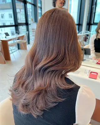 セミロング カラー レイヤー似合わせ 透明感カラーりきやのヘアスタイル