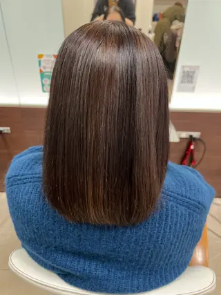 セミロング moe   美髪矯正 ツヤツヤストレートのヘアスタイル
