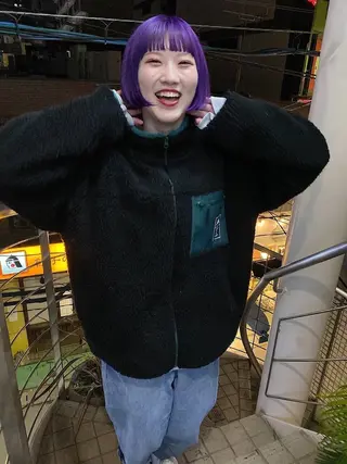 ショート qiie リタッチ 黒染め ワンカラーのヘアスタイル