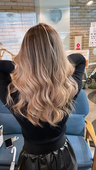 ロング 難波ブリーチカラー 伊藤洋輝のヘアスタイル