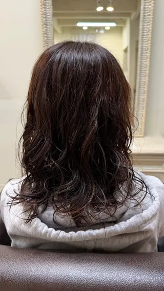 セミロング 南草津/トレンドカラ ー/パーマ 西村美月のヘアスタイル