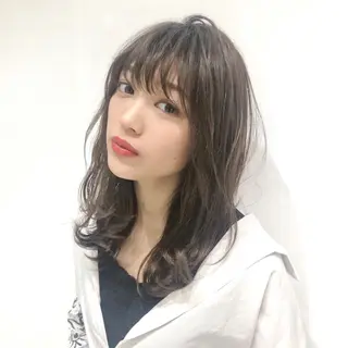 ミディアム カラー パーマ KONOMI スタイリストのヘアスタイル