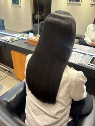 ロング KAREN(ému) 伏見/カットモデルのヘアスタイル