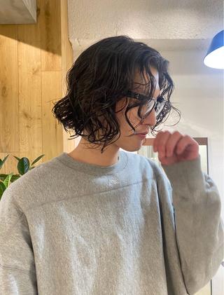 ショート パーマ メンズ 似合わせ/オシャレ /ツヤ感🍃Renaのヘアスタイル