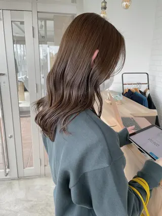 カラー 本谷 羽菜のヘアスタイル