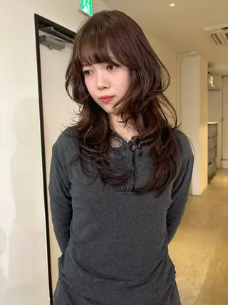 ロング カラー mizuki/ピンク ベージュ.レイヤーのヘアスタイル