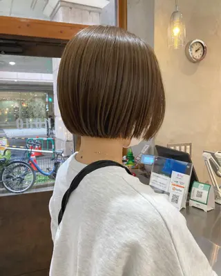 ショート カラー 金子 歩実のヘアスタイル