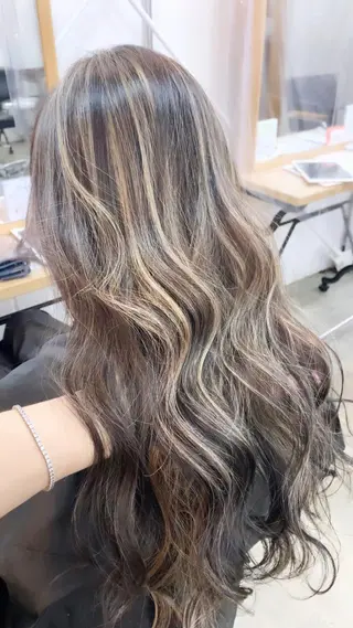 ロング カラー ヘアアレンジ ネイル マツエク・マツパ ブリーチ特化 / share 元太のヘアスタイル