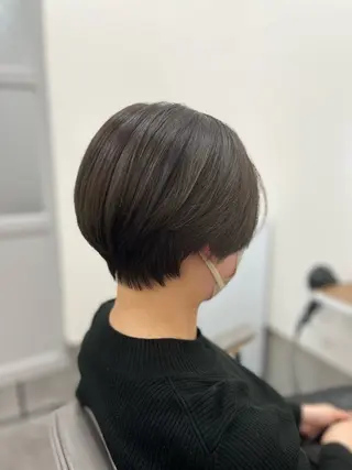 ショート カラー 下野 悠也のヘアスタイル