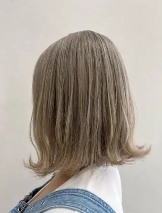 ミディアム カラー 芝山 穂花のヘアスタイル