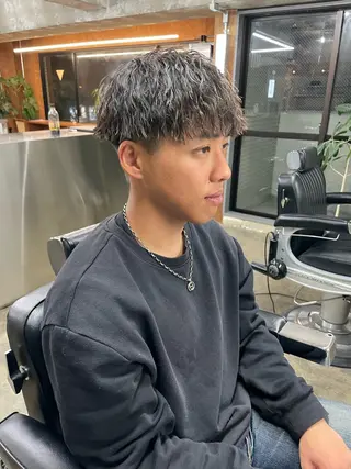 ショート カラー パーマ ヘアアレンジ メンズ 亀井隆汰/メンズ専門 パーマ/フェード可のヘアスタイル