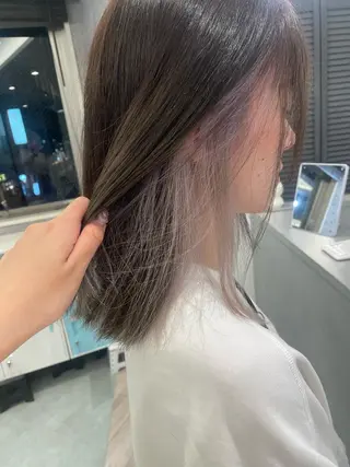 セミロング 艶髪ハイトーンカラー kana♡のヘアスタイル