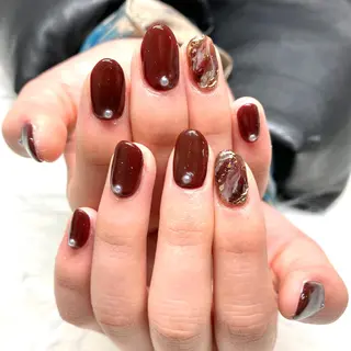 ミディアム ネイル Y. Sのネイルデザイン