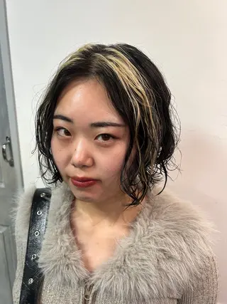 ミディアム カラー デザインカラー🌈 メイク💄ヒカリ🌟のヘアスタイル