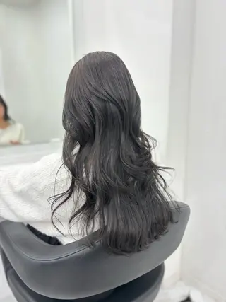 ロング カラー 抜け感レイヤー︴ ニュアンスカラーのヘアスタイル