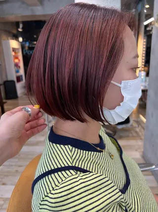 ショート カラー ヘアアレンジ サナ🌱 切りっぱなしボブのヘアスタイル
