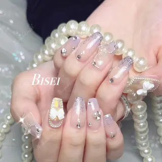 ネイル 🦋 Queenieのネイルデザイン