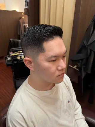 ショート メンズ 糸山 仁のヘアスタイル