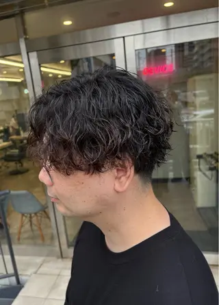 ショート パーマ ナルミ ケイスケのヘアスタイル