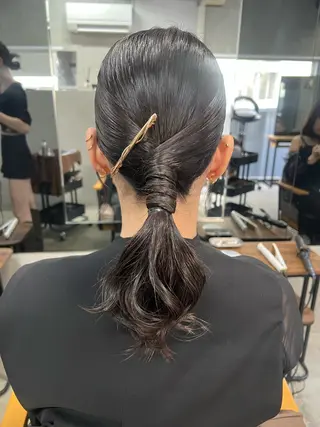 ヘアアレンジ YUI ハイトーンカラーのヘアスタイル