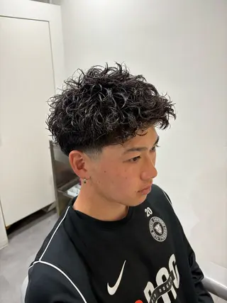ショート パーマ メンズ 深澤 知樹のヘアスタイル