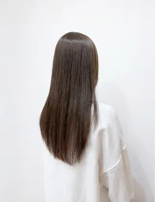 カラー NEIRO/ベージュ /グレージュのヘアスタイル