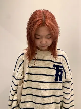 ミディアム カラー 落合希 Olivebeigeのヘアスタイル