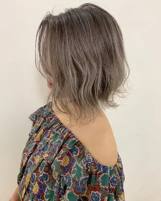 ショート カラー レイヤーカット 西村あきやのヘアスタイル