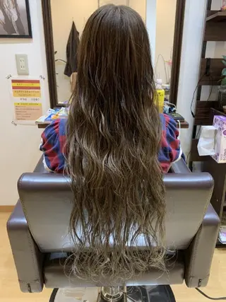 ロング カラー サトウ シューイチのヘアスタイル
