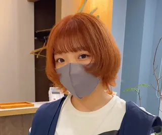 ショート カラー 横尾 歩のヘアスタイル