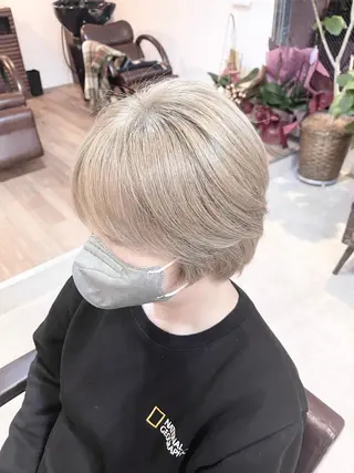 ショート カラー 髪質改善で 憧れの潤艶美髪にのヘアスタイル