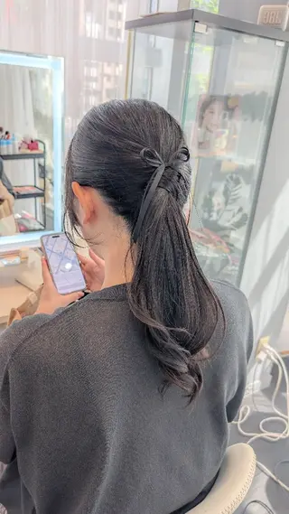 セミロング ヘアアレンジ 似合わせヘアメイク 🫧moko🫧のヘアスタイル