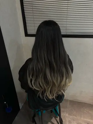 ロング カラー 🌟心斎橋レイヤー 艶ハイトーン/ウルフのヘアスタイル
