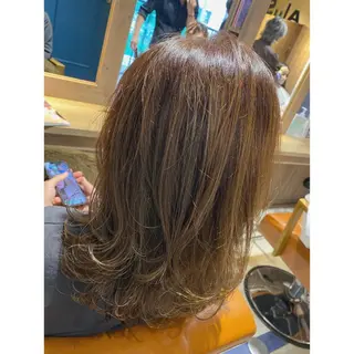セミロング 🩵盛れる顔周り/ 艶カラーemi🩵のヘアスタイル