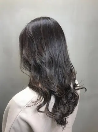 セミロング カラー 【透明感、艶髪】西村 有司のヘアスタイル