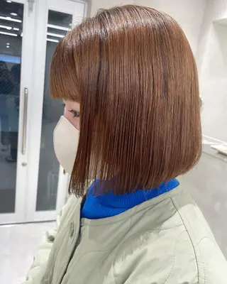 ショート 透明感オリーブ🫒/ ブリーチなしWカラーのヘアスタイル