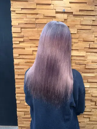 ロング RIEブリーチ& エクステ特化型のヘアスタイル